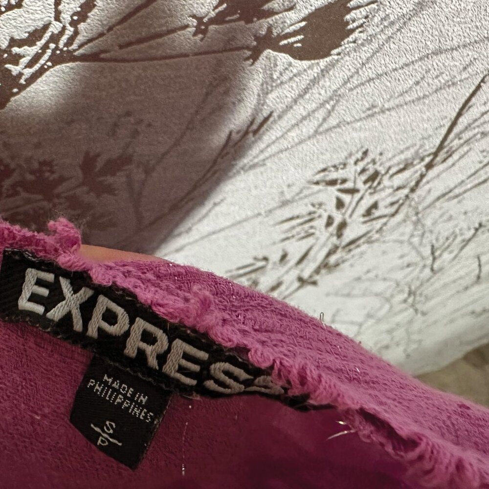 Express Flowy Top - Picture 2 of 4